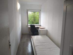 Room for rent 435 euro Zjoekowlaan, Delft
