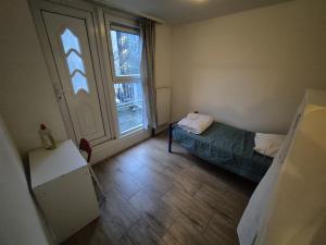 Room for rent 800 euro Hamontstraat, Amsterdam