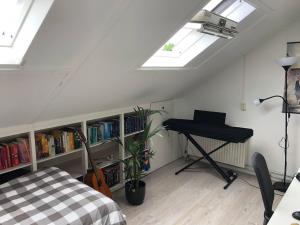 Kamer te huur 365 euro Sientje van Houtenlaan, Enschede