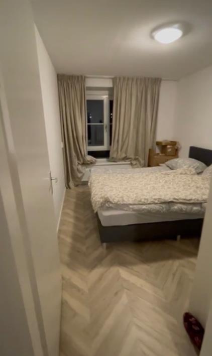 Room for rent 1000 euro Hermanus Coenradistraat, Amsterdam