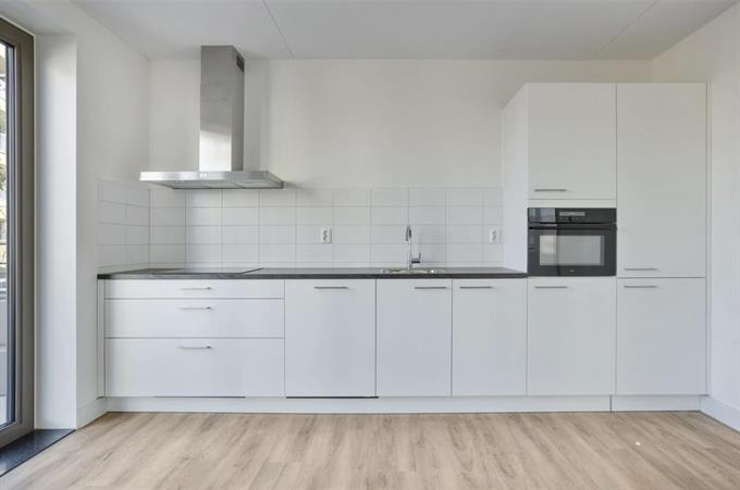 Kamer in Amsterdam, J.H. Hisgenpad op Kamernet.nl: Looking for co-tenant for an unfurnished apartment