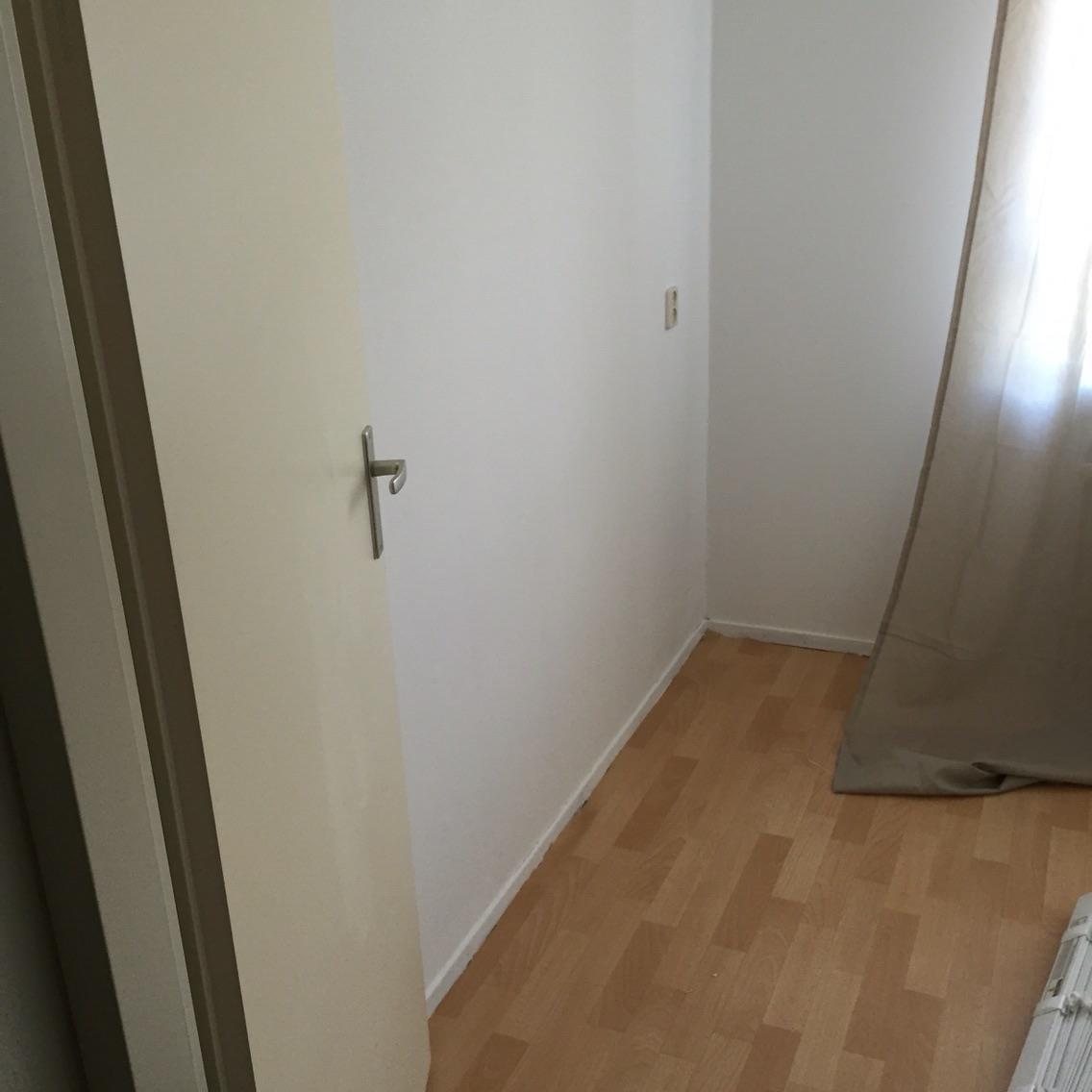 Kamer aan Albert Camuslaan, Amsterdam 6