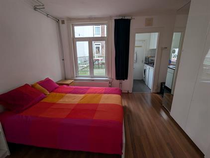 Studio te huur 2000 euro Albert Cuypstraat, Amsterdam