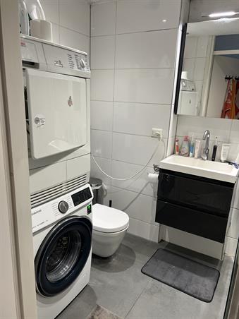 Zimmer bei Van Poeljeweg In Rotterdam