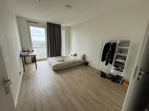 Room for rent 1300 euro Pietersbergweg, Amsterdam