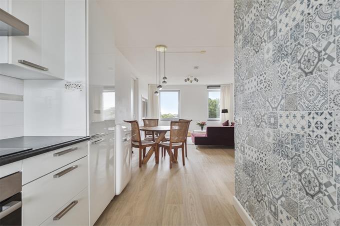 Kamer in Amsterdam, Pieter Calandlaan op Kamernet.nl: Modern en ruim 4-kamer appartement (90m²) te huur 