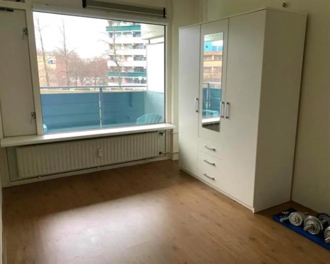 Kamer in Amsterdam, Loenermark op Kamernet.nl: Huisgenoot gezocht vlak naast metrostation Noord!