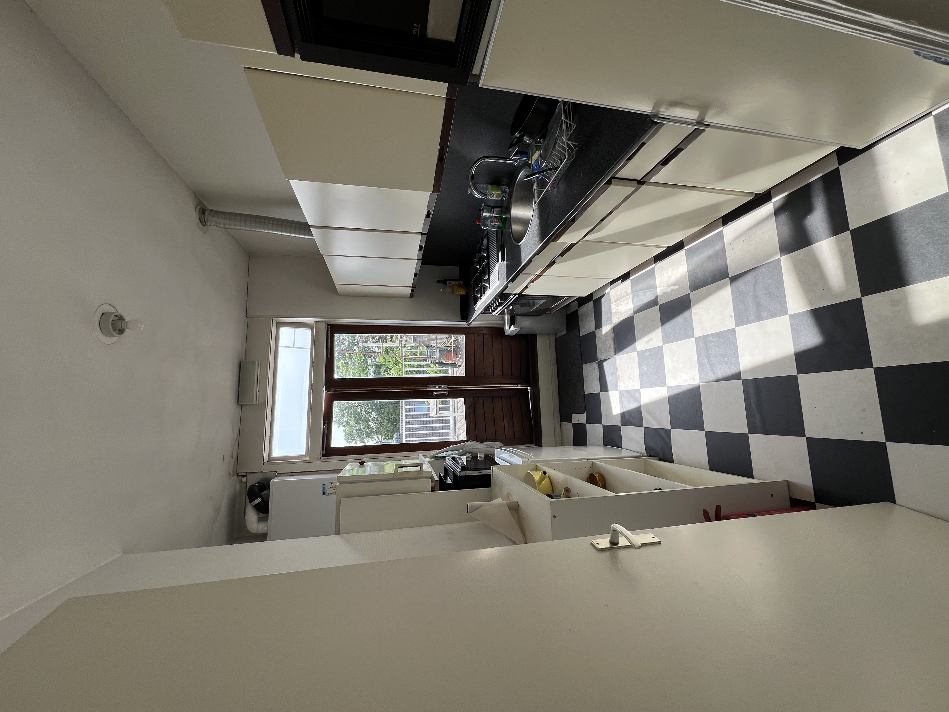 Kamer te huur in Rotterdam – Claes de Vrieselaan – foto 2