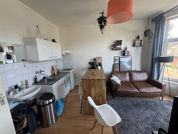 Kamer in Groningen, Helper Oostsingel op Kamernet.nl: Kamer met eigen keuken aan de Helper Oostsingel