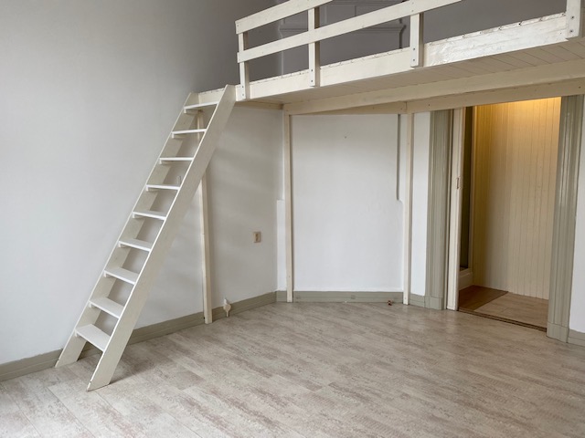 Studio te huur in Amsterdam – Oudezijds Voorburgwal – foto 2