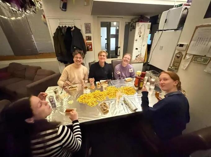 Zimmer bei Deurningerstraat In Enschede