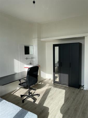Kamer in Leeuwarden, van Sytzamastraat op Kamernet.nl: knappe studentenkamer met balkon en wasbak