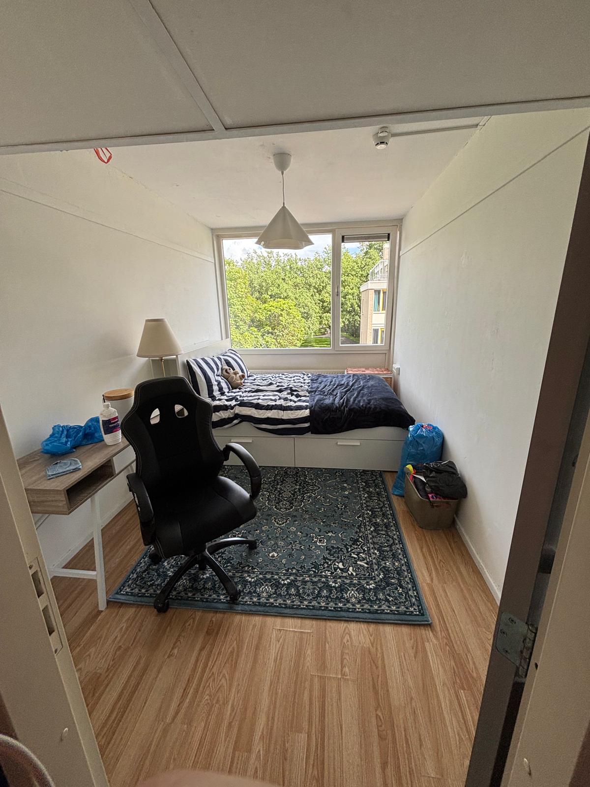 Kamer te huur in Enschede – Calslaan – foto 1