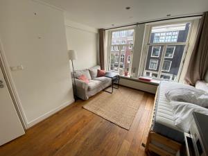 Room for rent 1040 euro Spuistraat, Amsterdam