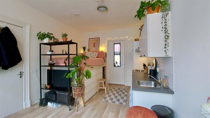 Studio bei Tweede Willemstraat In Groningen