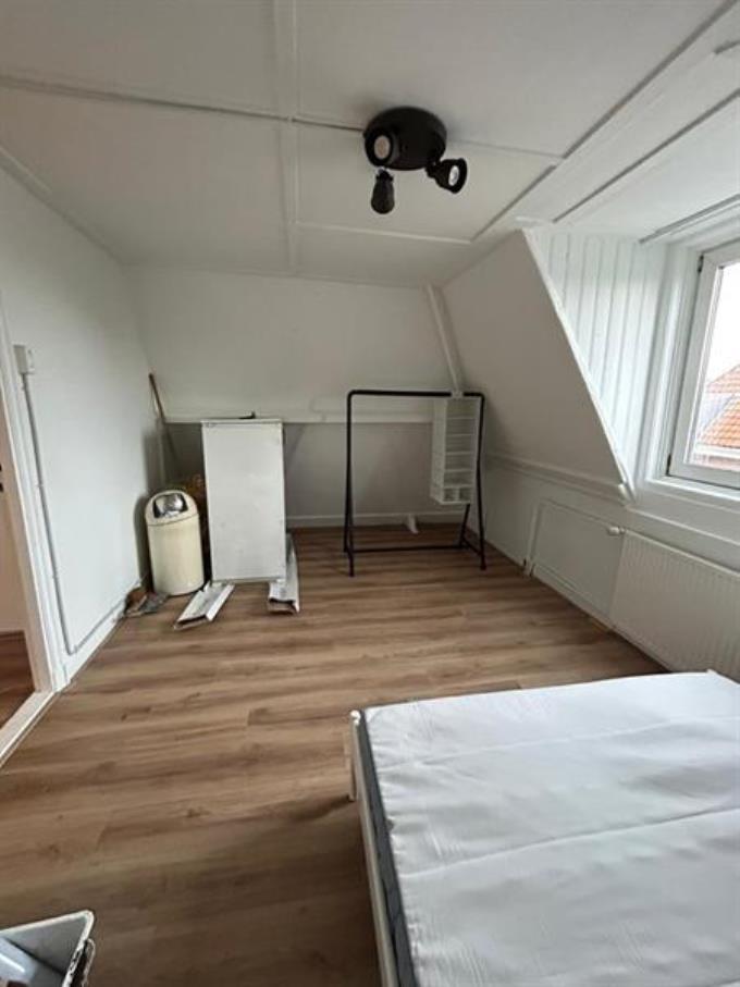 Studio For Rent In Den Haag €1000 | Kamernet