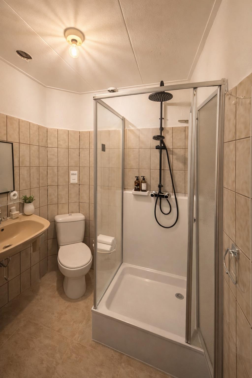 Kamer aan Haarlemmerstraat, Leiden 8