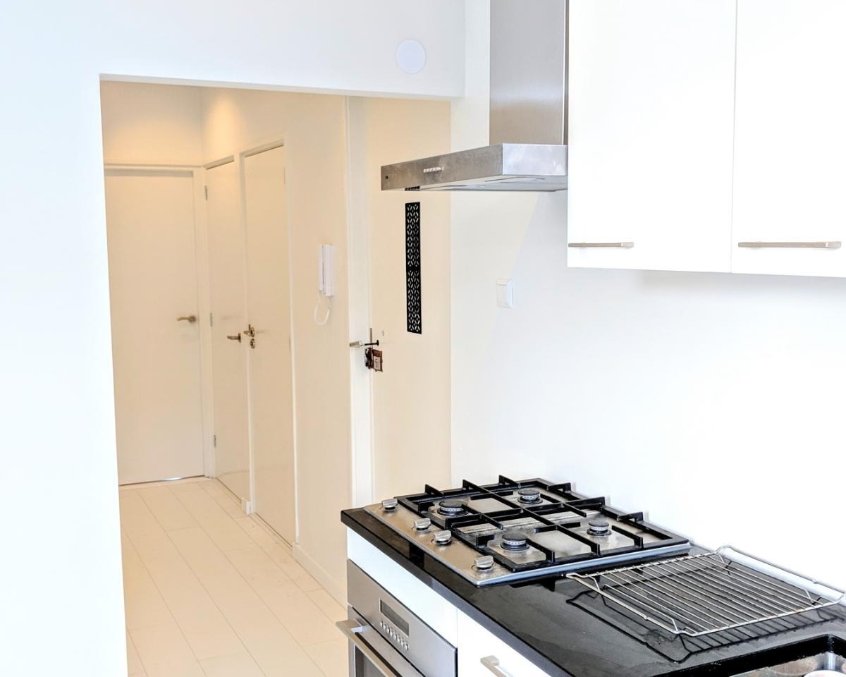 Kamer aan Van Oestendestraat, Rotterdam 8