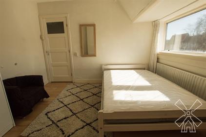 Zimmer zu vermieten 1268 Euro Roelofsstraat, Den Haag