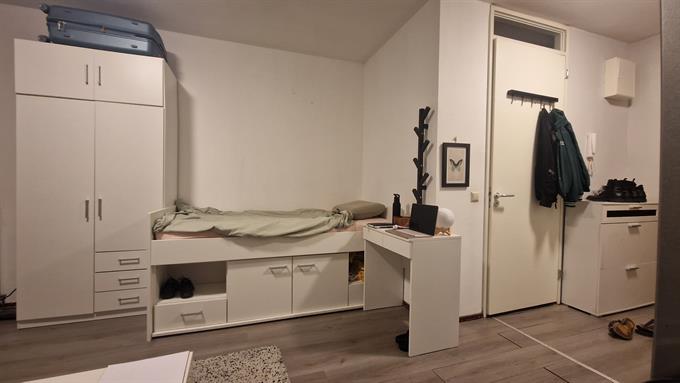 Kamer in Den Haag, Hoefkade op Kamernet.nl: Affordable Furnished Shared Studio