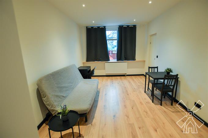 Kamer in Den Haag, Laakkade op Kamernet.nl: SEMI-STUDIO FOR INTERNATIONALS IN THE HAGUE