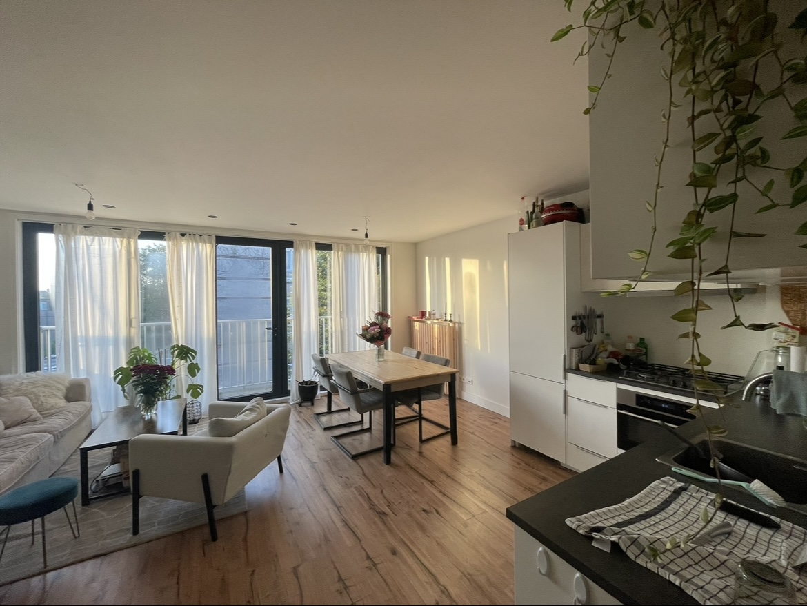 Kamer aan Tweede van Swindenstraat, Amsterdam 8