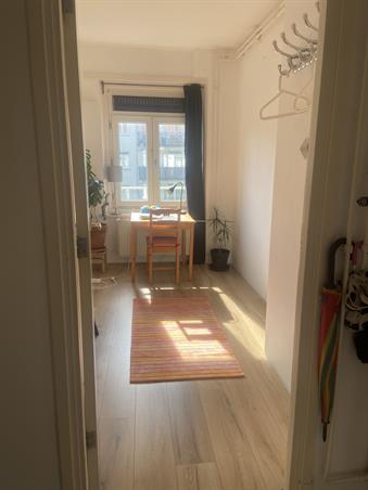 Kamer in Amsterdam, Erik de Roodestraat op Kamernet.nl: Eigen woonkamer en slaapkamer + balkon