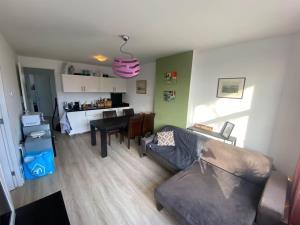 Room for rent 790 euro Mathenesserweg, Rotterdam