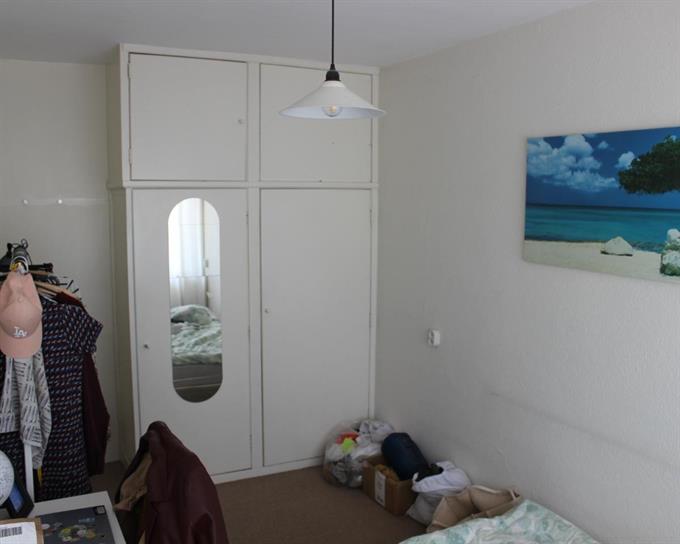 Zimmer bei S. F. van Ossstraat In Amsterdam