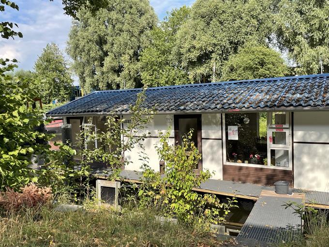 Kamer in Groningen, Winschoterdiep op Kamernet.nl: Lichte, ruime studio op woonark centrumGroningen 