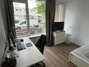 Room for rent 626 euro Multatuliweg, Delft