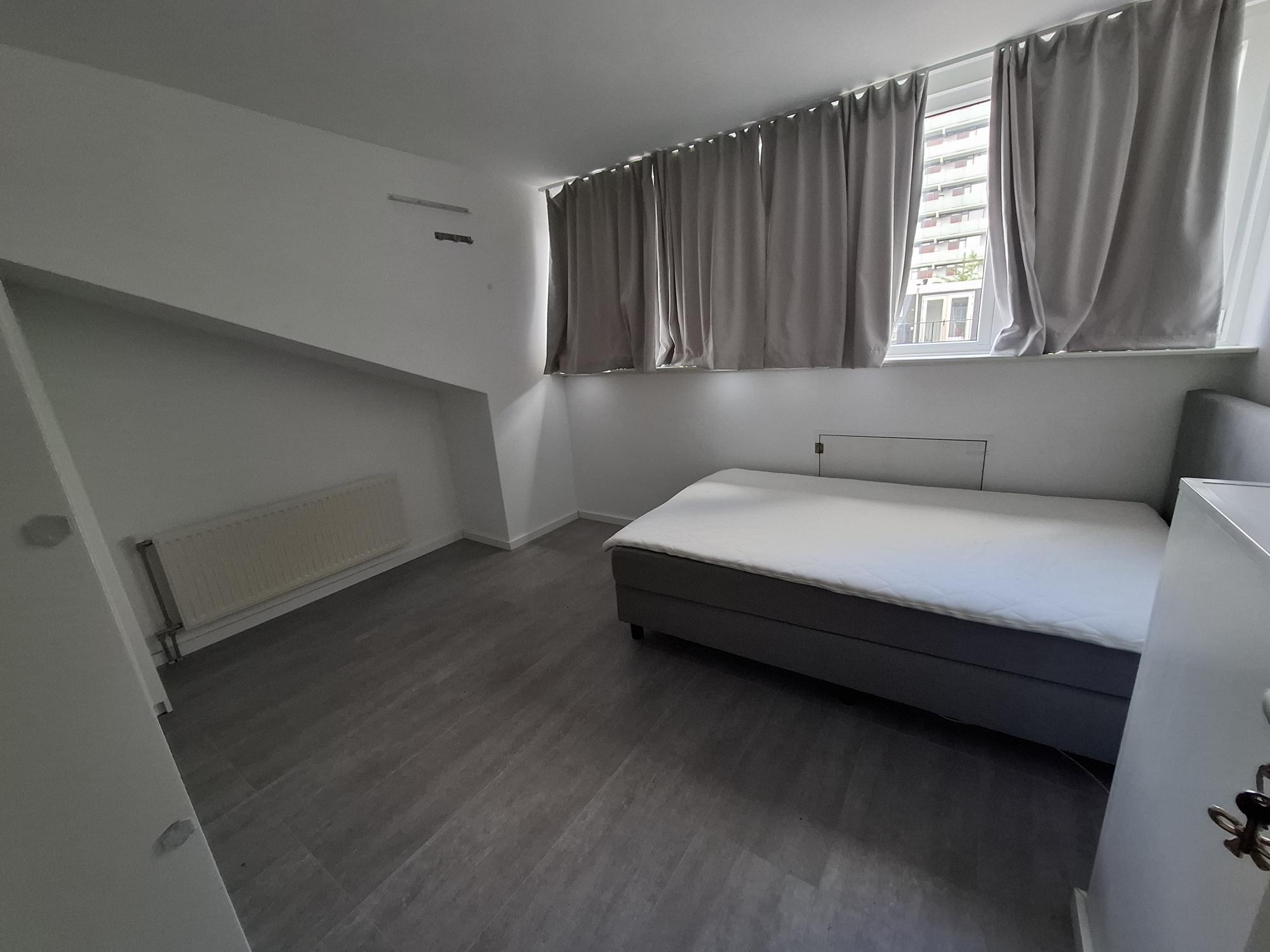 Kamer aan Raphael Lemkinstraat, Amsterdam 7
