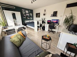 Room for rent 375 euro Dr. Van Damstraat, Enschede