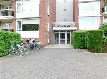 TE HUUR: RUIM 3-KAMERAPPARTEMENT MET BALKON EN