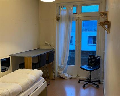 Apartment for rent 350 euro Dirk Hoogenraadstraat, Den Haag