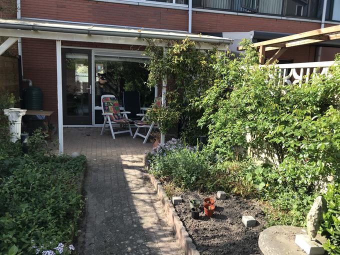 Kamer in Amsterdam, Pond Sterlinglaan op Kamernet.nl: 9.3 m2 kamer beschikbaar in de Aker huis met tuin