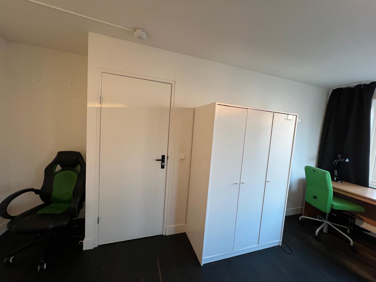 Kamer te huur in Amsterdam – Lokerenstraat – foto 2
