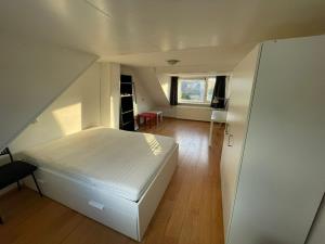 Room for rent 1200 euro Henry Dunantlaan, Diemen