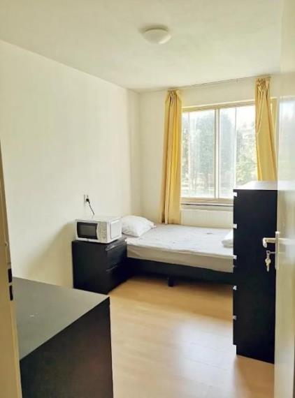 Kamer te huur 660 euro Charlotte Brontestraat, Amsterdam