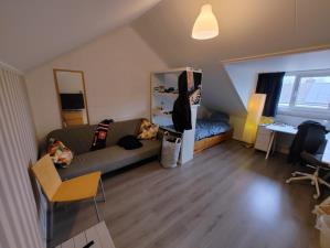Room for rent 400 euro J.C. Bloemstraat, Hengelo