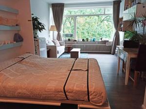 Studio te huur 1200 euro Haverkamp, Den Haag