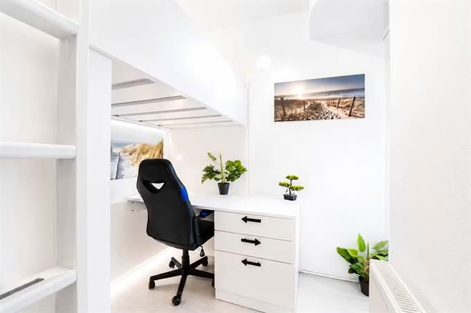 Kamer in Rotterdam, Oostmaaslaan op Kamernet.nl: 11th FL Luxury Room €1,695|In front of Erasmus Uni