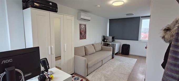 Kamer in Utrecht, Laan van Nieuw-Guinea op Kamernet.nl: Goed geïsoleerde woning met airco,