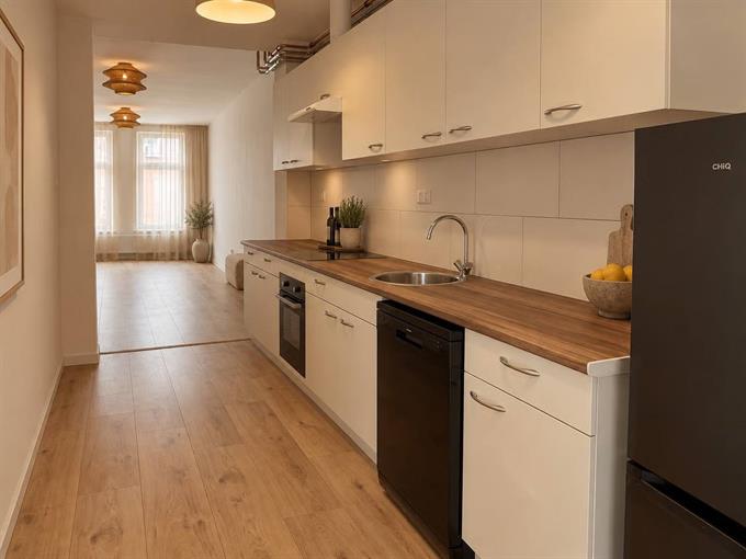 Kamer in Amsterdam, Marathonweg op Kamernet.nl: Licht 2-kamerappartement met patio, Oud-Zuid
