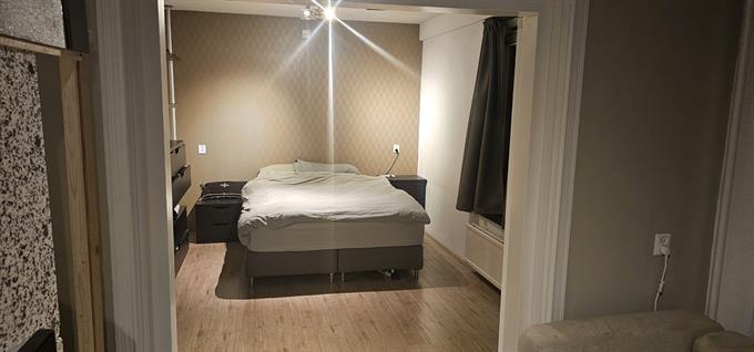Kamer in Amsterdam, Nachtwachtlaan op Kamernet.nl: Gemeubileerde kamer met privéwoonruimte – 3 - 6 M