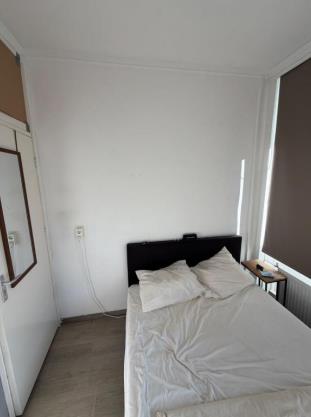 Kamer in Rotterdam, Ellewoutsdijkstraat op Kamernet.nl: Gemeubileerde kamer, per direct beschikbaar