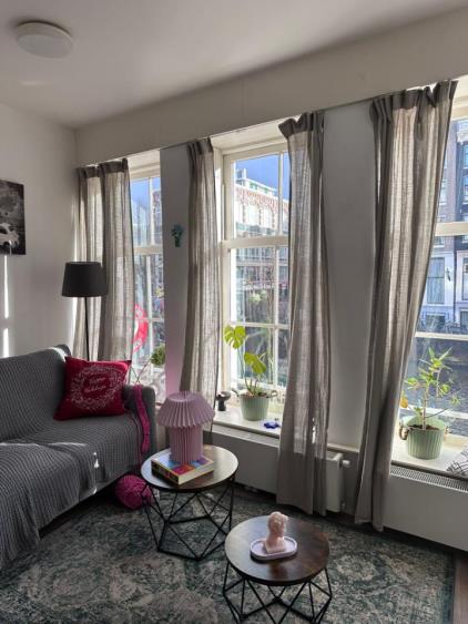 Kamer te huur 700 euro Oudezijds Voorburgwal, Amsterdam