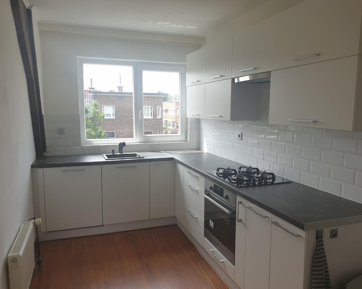 Kamer aan Laan van Eik en Duinen, Den Haag 9