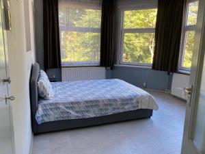 Room for rent 850 euro Burgersdijkstraat, Den Haag