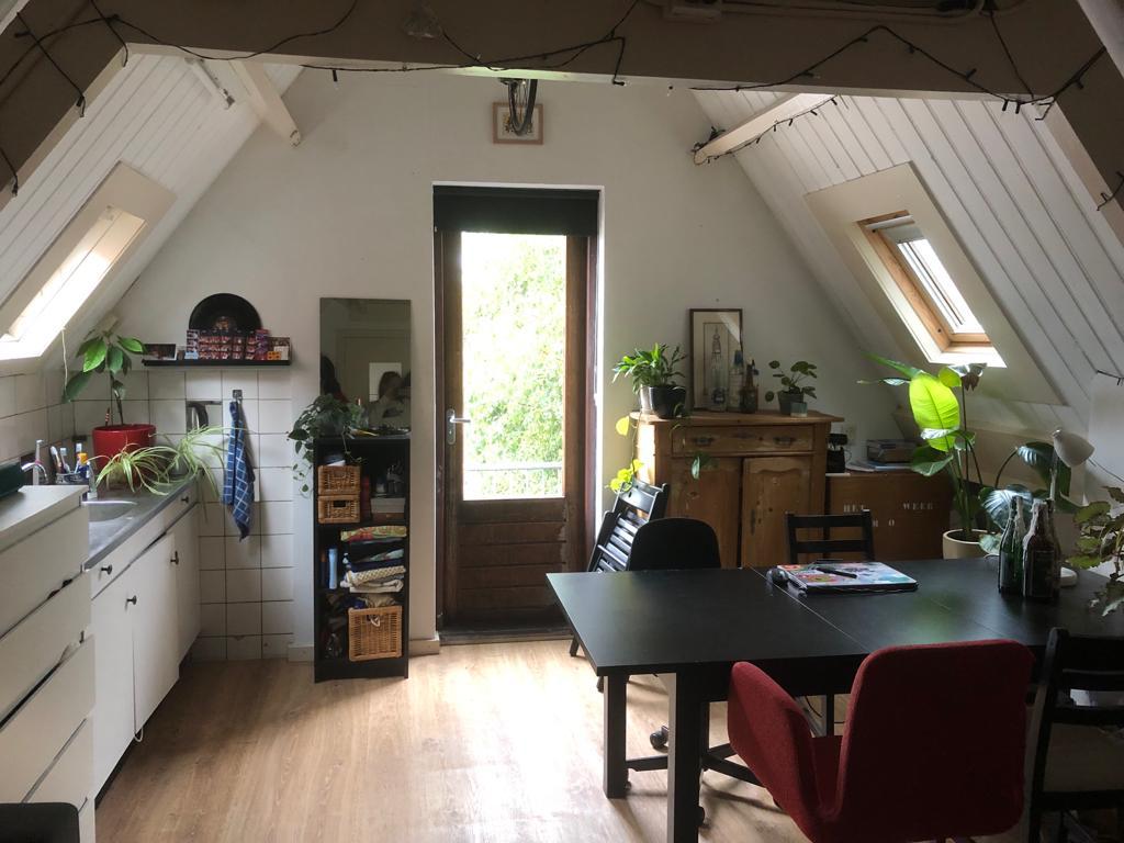 Kamer te huur in de Warmoezierstraat in Delft